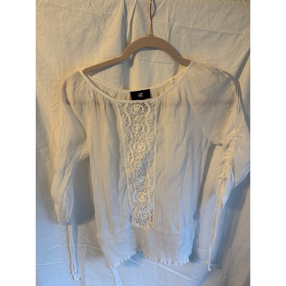 IZ Byer White Lace Peasant Blouse Smocked Hem Ruched Sleeve XS